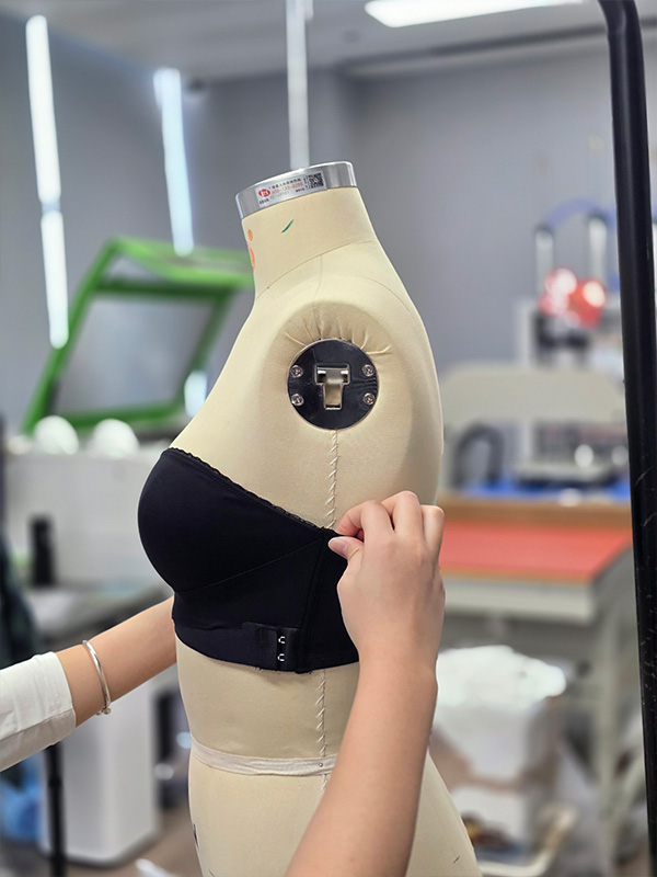 wireless strapless bra