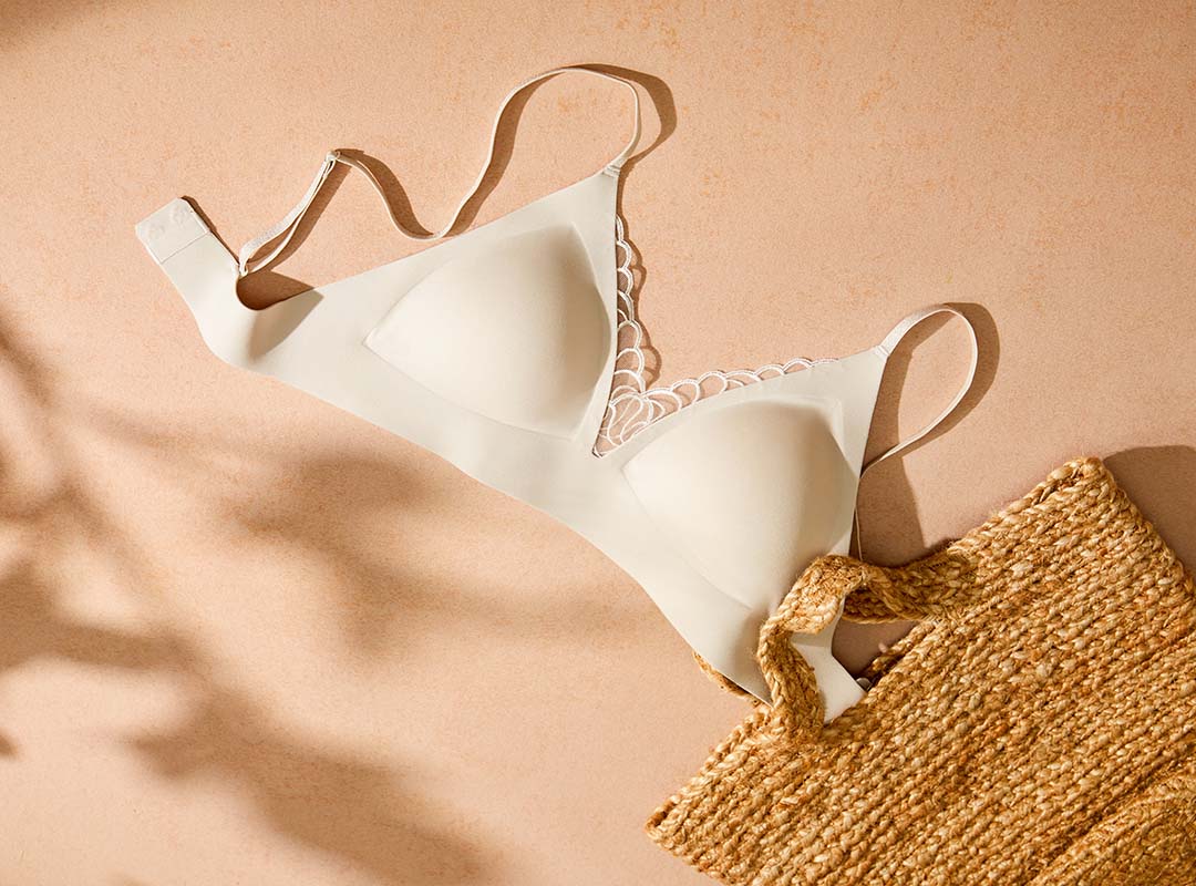 Manufacturing seamless wireless bra Manufacturing seamless wireless bra